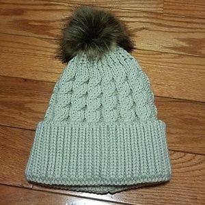 NWOT cable knit beanie with pom pom